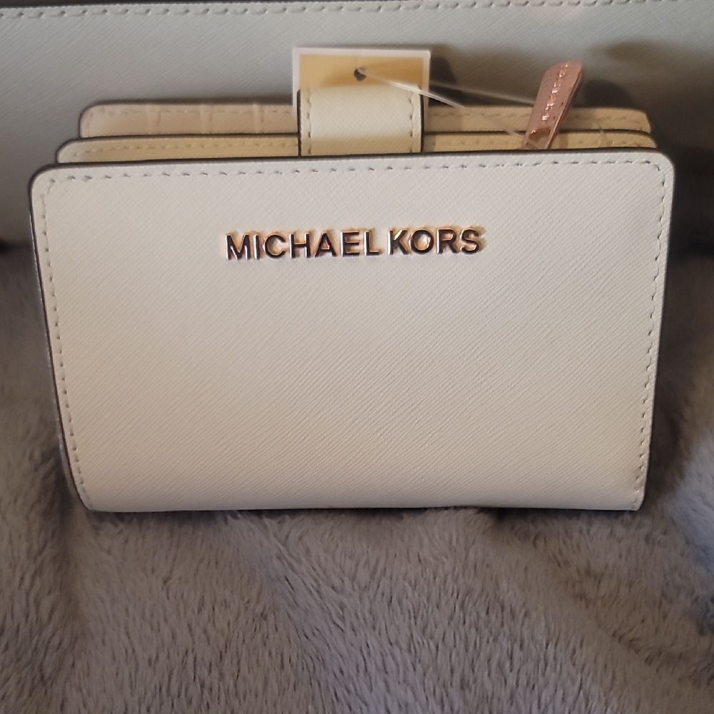 Michael Kors Ivory Wallet